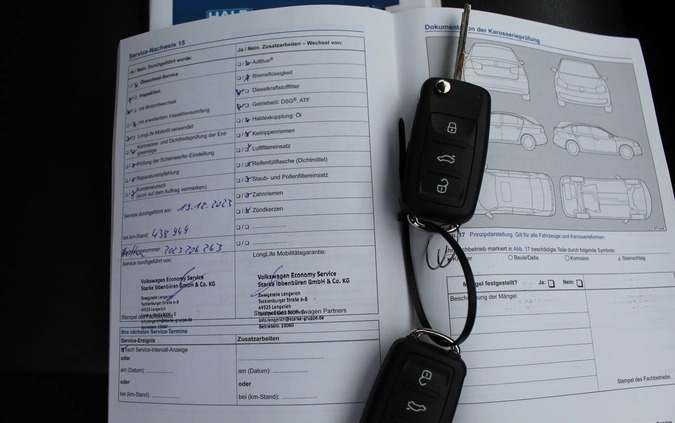 Volkswagen Touran cena 25700 przebieg: 455600, rok produkcji 2016 z Orzesze małe 211